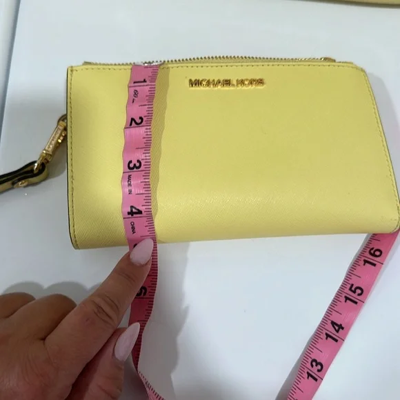Michael Kors, handbag and wristlet - Picture 10 of 15